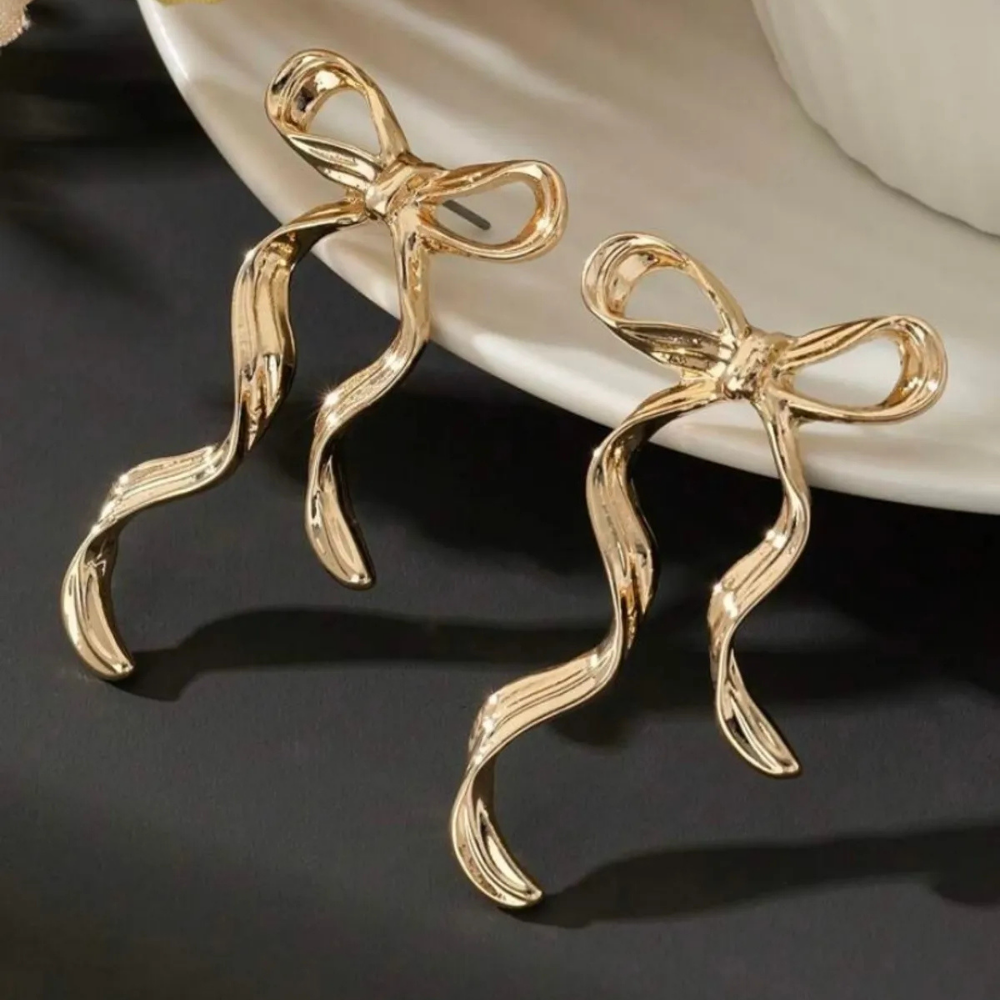 Gold Fiyonk Küpe