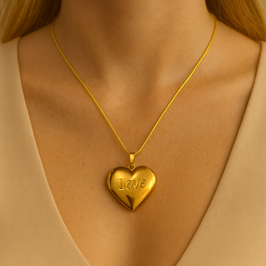 Açılır Love Yazılı Kolye