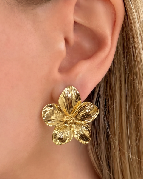 İrva Collection Thorn Küpe, gold-tone hoop earrings with spike design, showcasing a stylish and edgy jewelry piece.