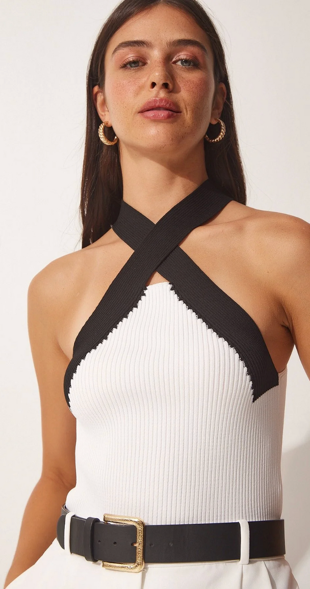 Kadın Siyah Beyaz Halter Yaka 2'Li Paket Crop Triko Bluz