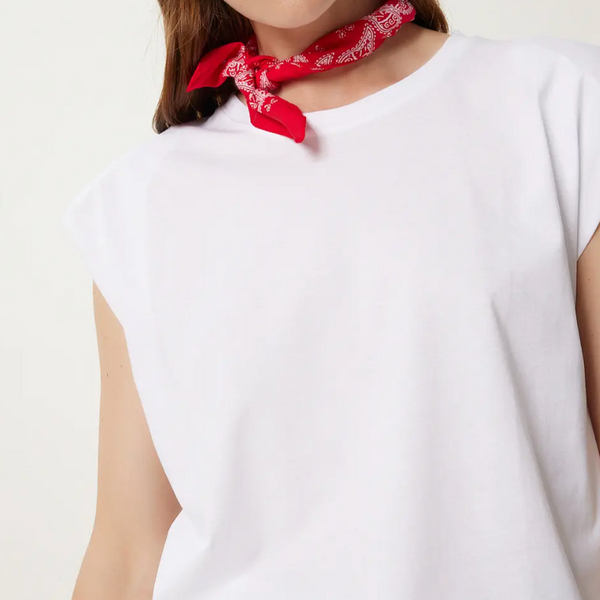 Kadın Beyaz Vatkalı Basic Örme T-Shirt