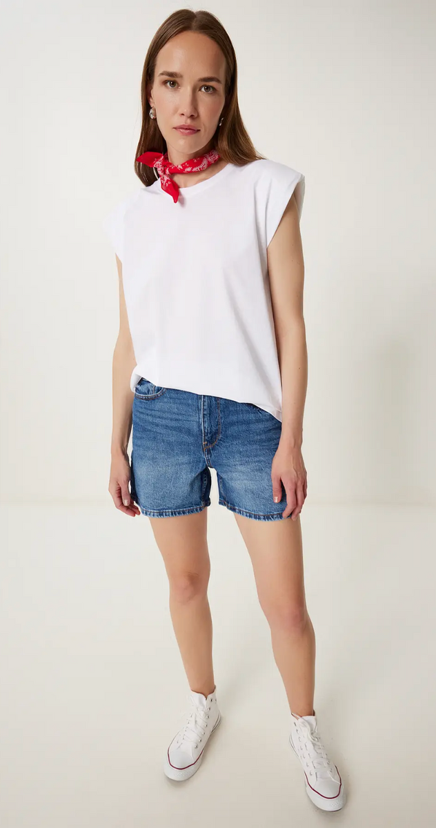 Kadın Beyaz Vatkalı Basic Örme T-Shirt