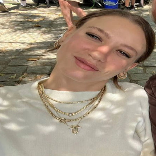 Serenay Sarıkaya Kolye