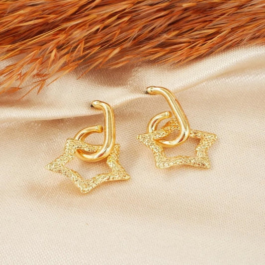 Sallantılı Yıldız Model Küpe