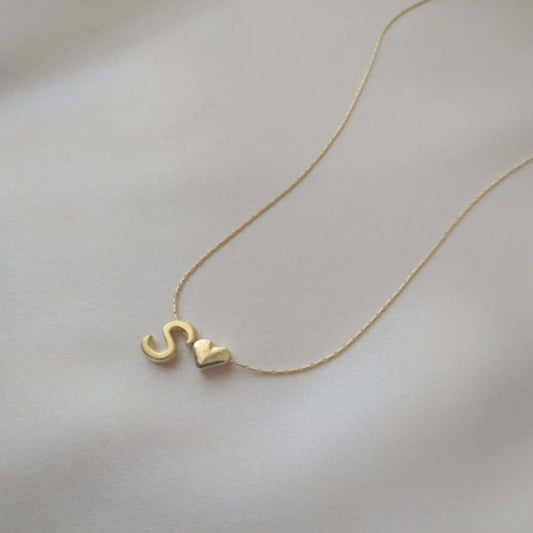 Kalp Detaylı Harf Kolye