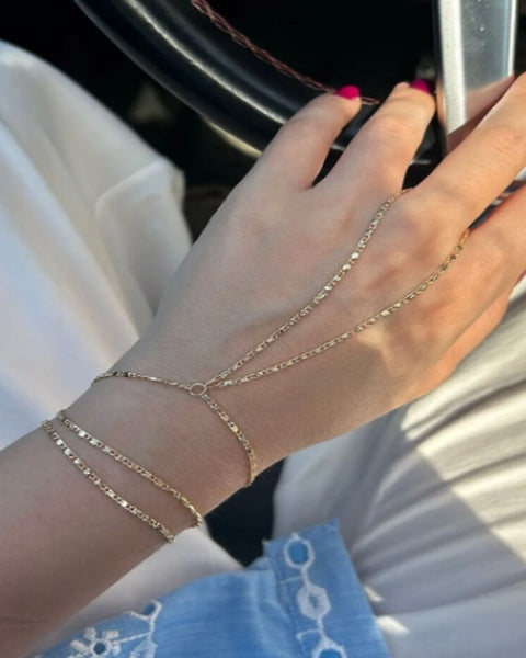 İrva Collection Klasik Model Zincir Şahmeran with intricate chain design displayed on a neutral background.