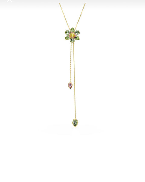 İrva Collection İdyllia Necklace featuring a delicate gold chain and elegant pendant, displayed against a neutral background.