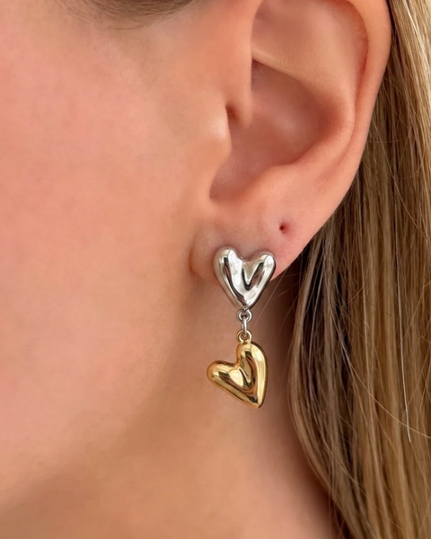 Sterling silver Cool Girl Küpe earrings from İrva Collection featuring modern, minimalist design with a sleek finish.