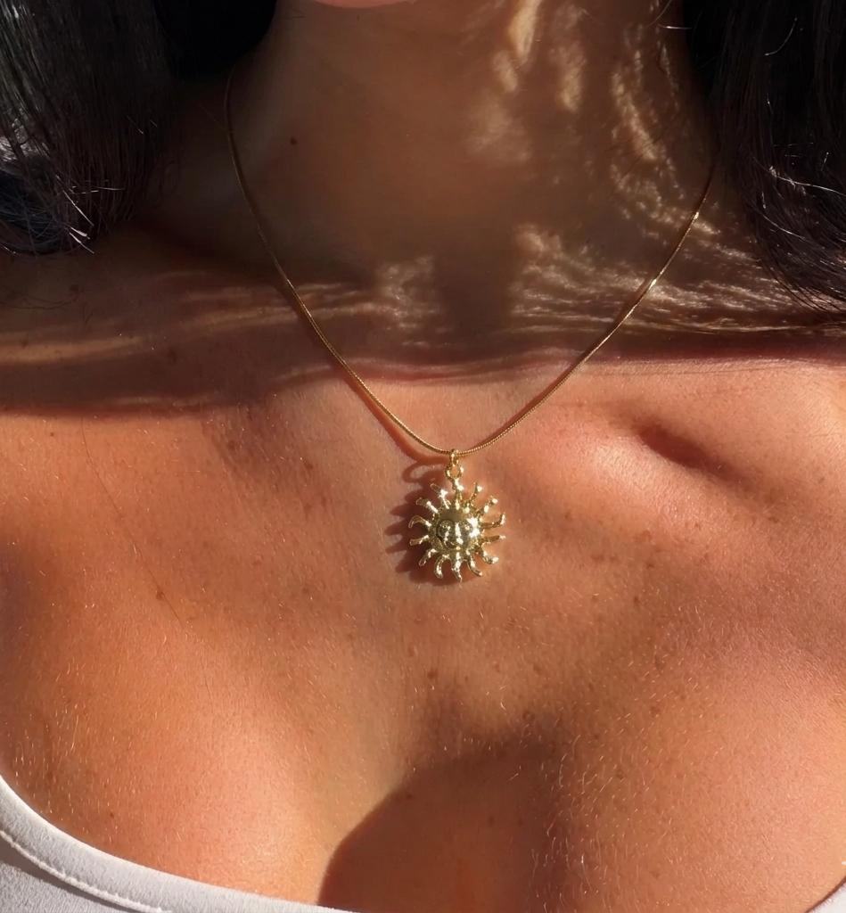 Kararmaz Viral Güneş Kolye