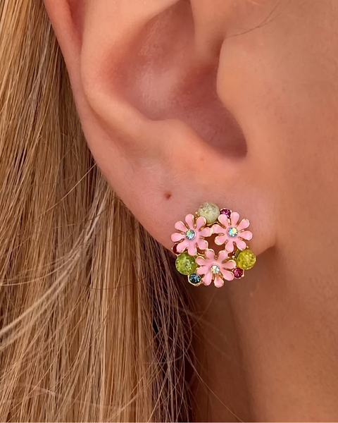 İrva Collection Çiçek Bahçesi küpe with floral design, featuring delicate petals and intricate metalwork on a white background.