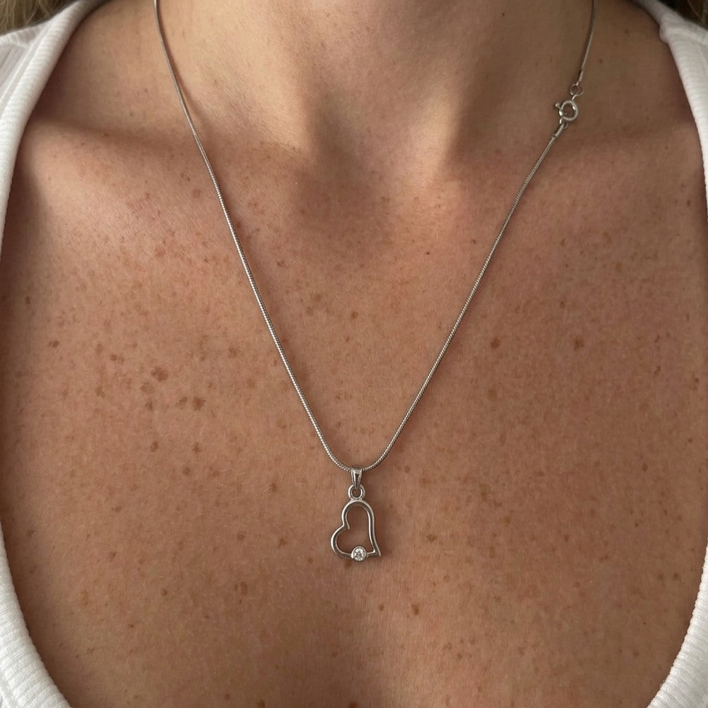 Kararmaz Gümüş Kalp Kolye