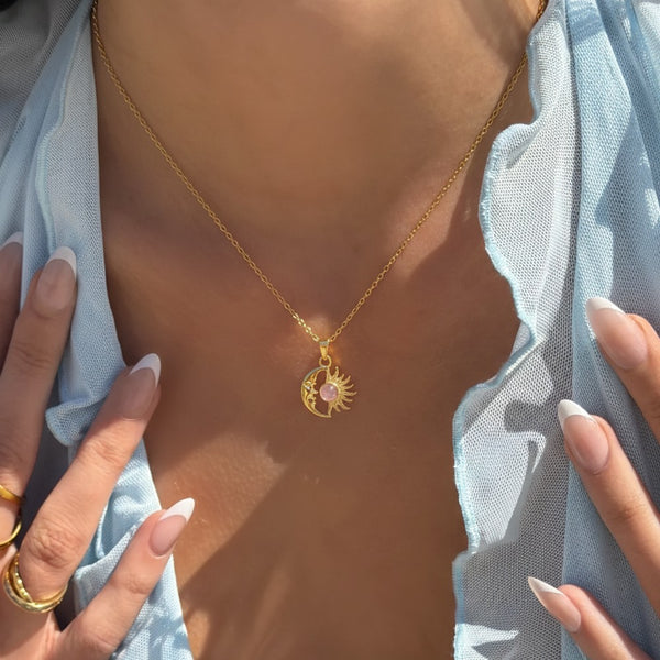 Beyaz Mineli Güneş Kolye