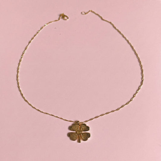 Altın Rengi Dört Yapraklı Yonca Kolye Burgu Zincir