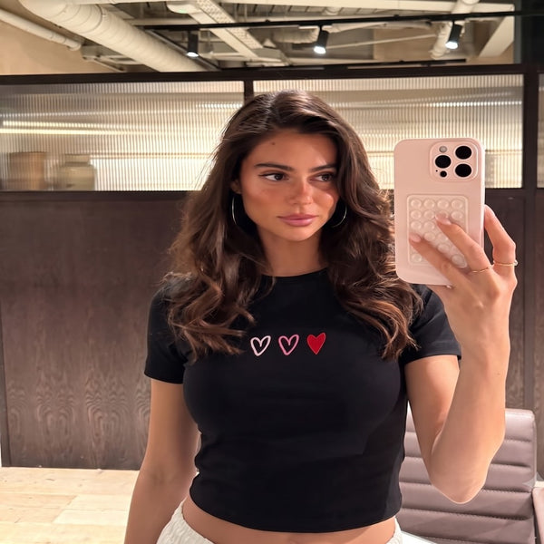 Kadın Siyah Kalp Nakışlı Crop Örme T-Shirt