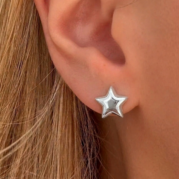 Stainless steel I AM STAR earrings from İrva Collection featuring star-shaped design, stylish jewelry for everyday wear.