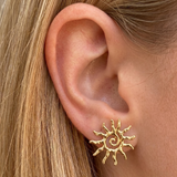İrva Collection Güneş Küpe featuring a stylish sun-inspired design, gold-tone finish, and intricate detailing for a chic look.