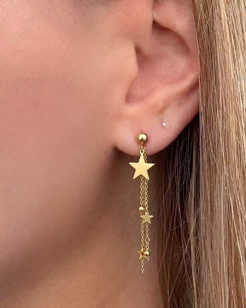 Star Girl Küpe by İrva Collection featuring star-shaped earrings with a delicate, stylish design for a trendy look.