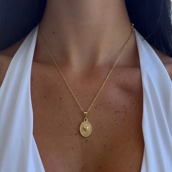 Mineli Kalp Plaka Kolye