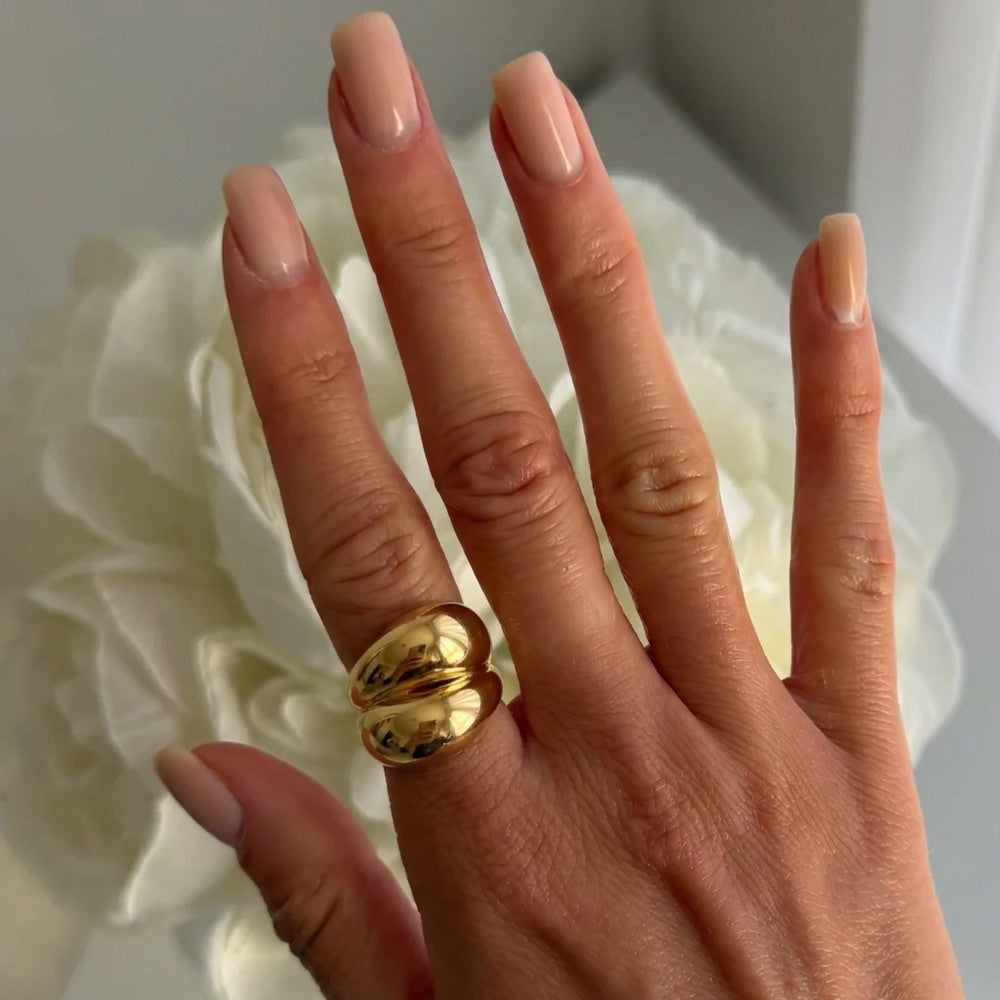 Big Bubble ring by İrva Collection featuring a large, rounded bubble design in silver with a smooth finish.