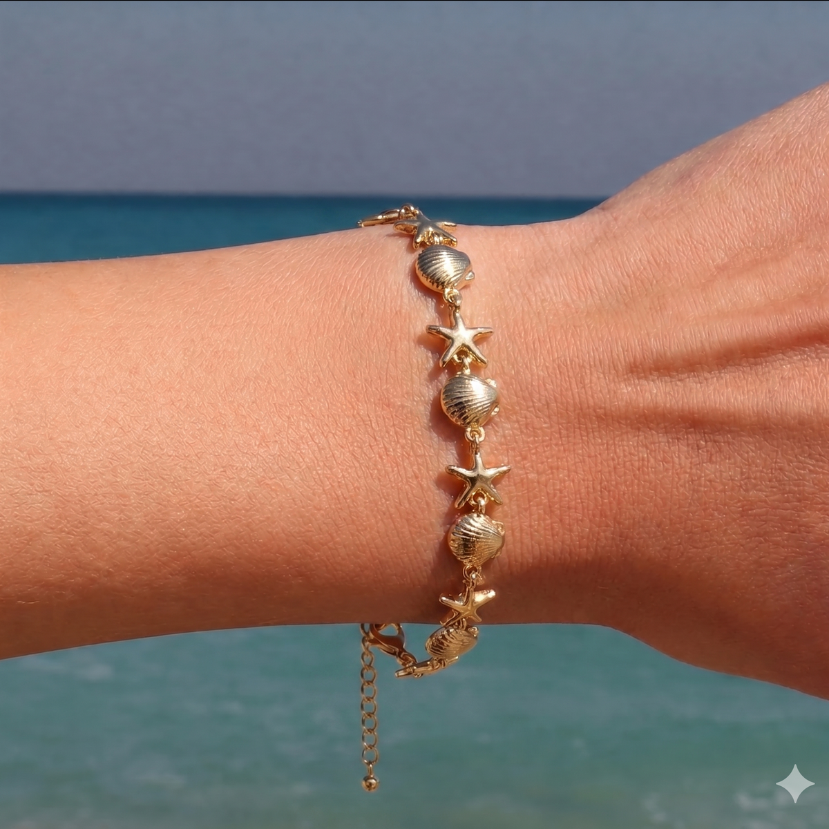 Sea Girl Bileklik by İrva Collection featuring a stylish and colorful beaded bracelet with sea-inspired design elements.