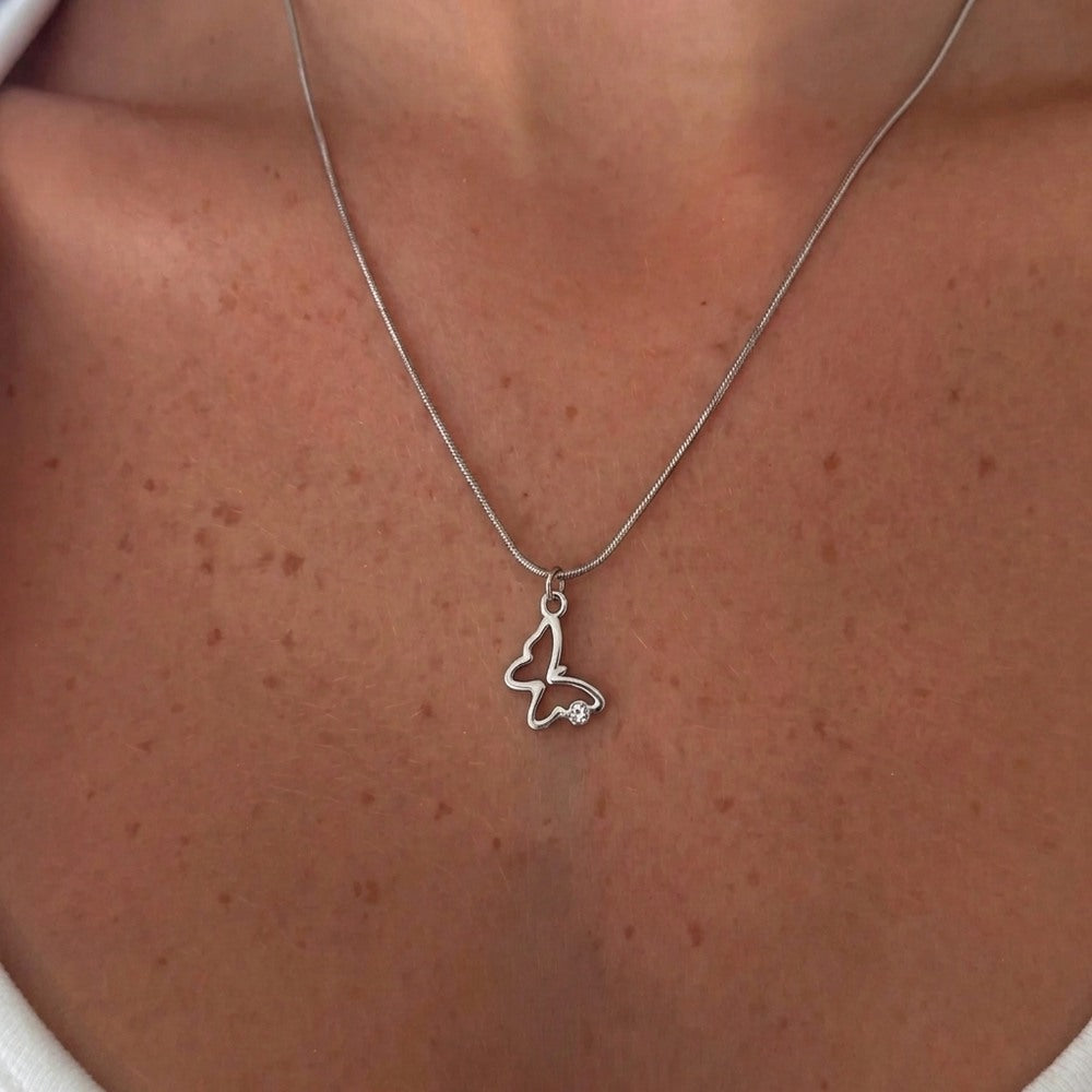 Kararmaz Gümüş Kelebek Kolye