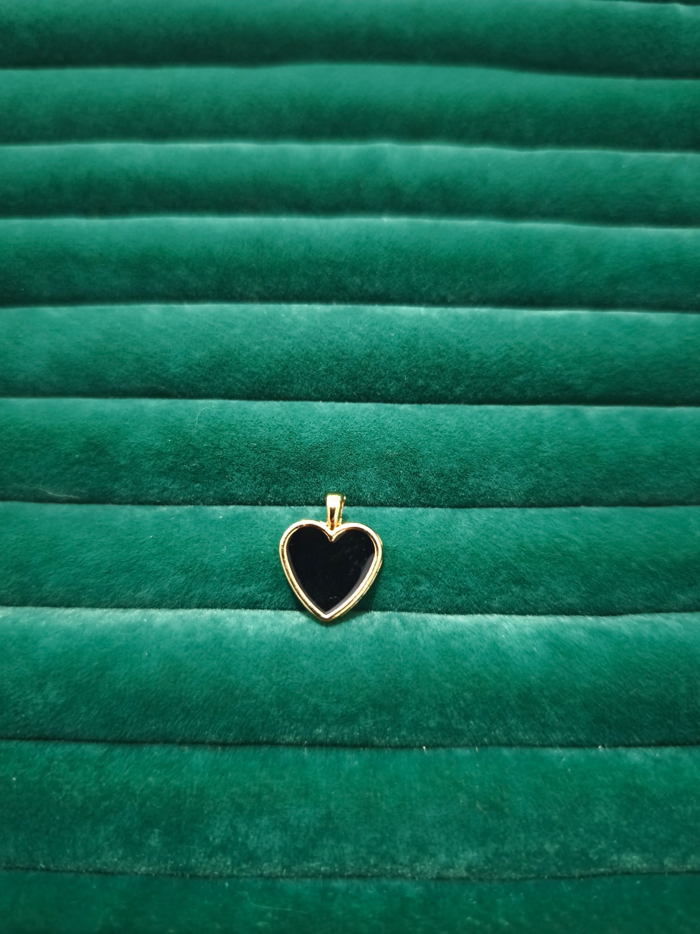 Siyah Kalp Charm
