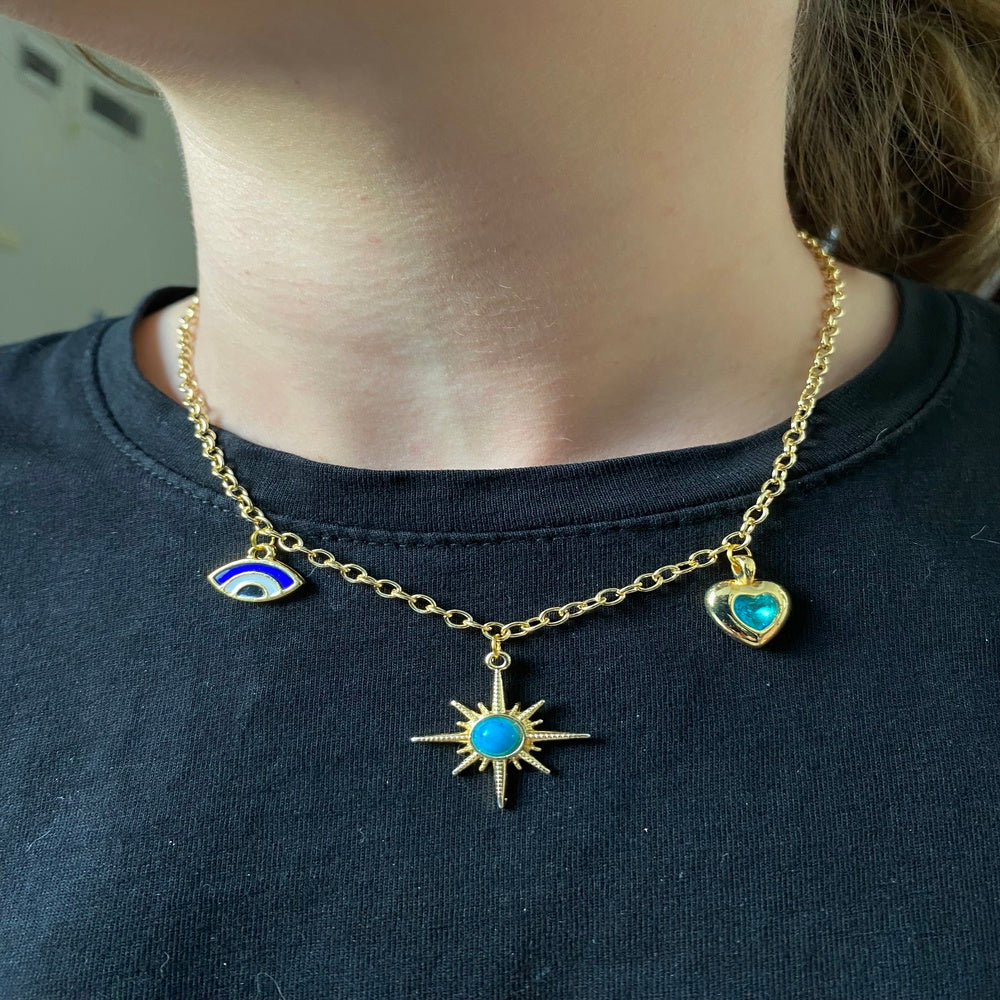 Galaxy Charm Kolye – Işıltılı Simgelerle Evren Seninle