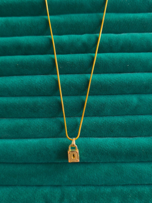 Kilit Charm Kolye