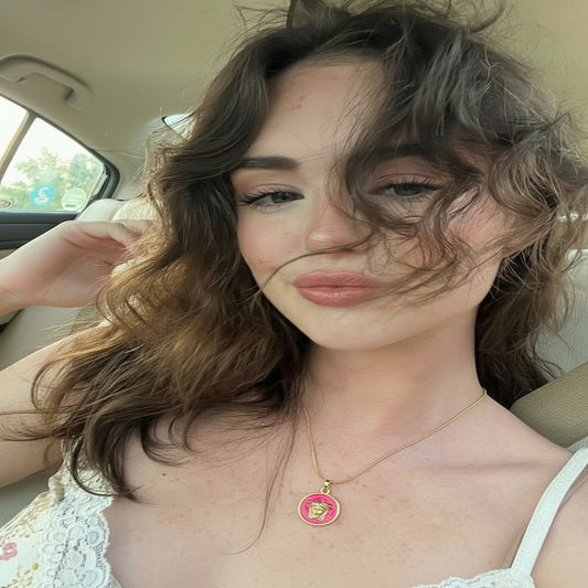 Pembe Medusa Plaka Kolye