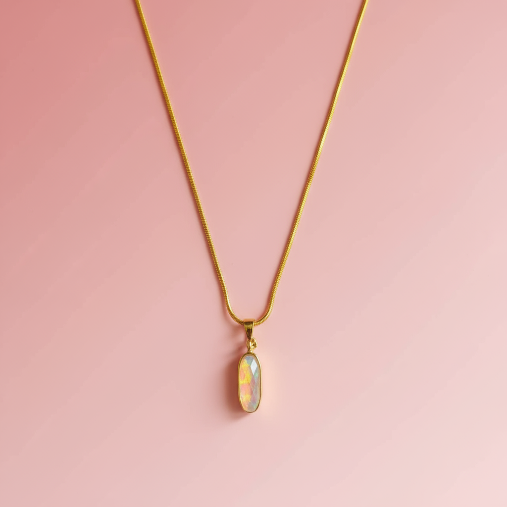 Parlak Taşlı Kolye