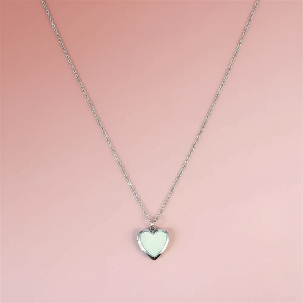 Gümüş Beyaz Kalp Kolye