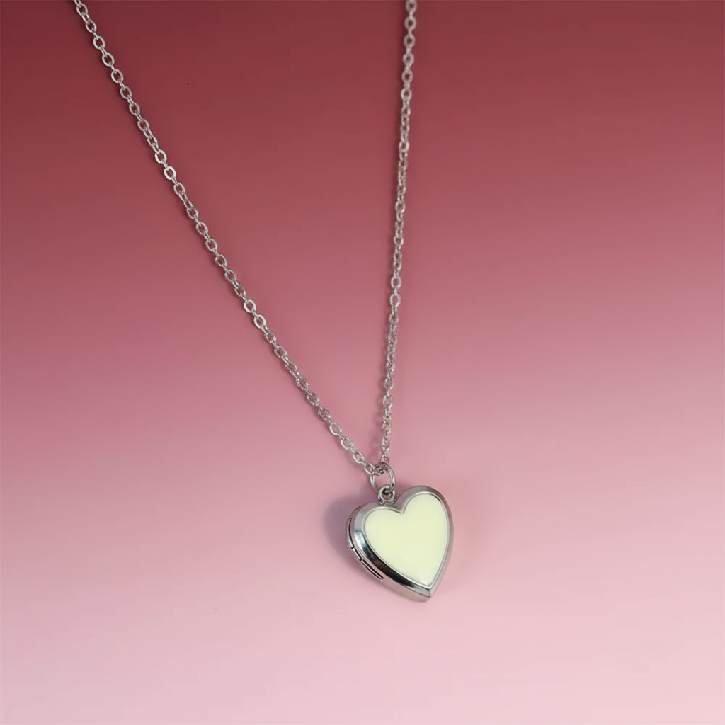 Gümüş Beyaz Kalp Kolye