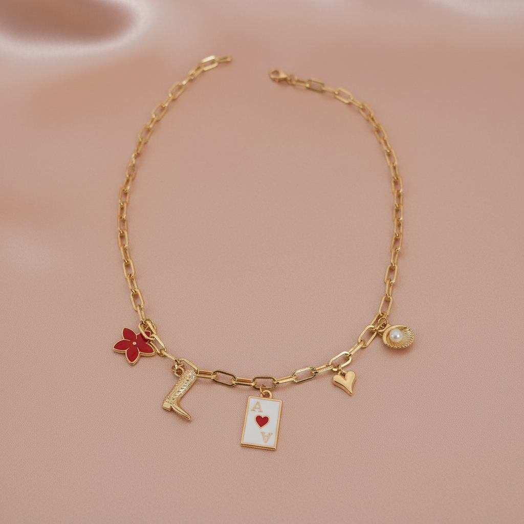 Gold Zincirli Eminönü Charm Kolye